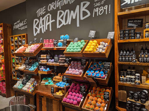 Cosmetics Store «LUSH Fresh Handmade Cosmetics», reviews and photos, 3966 Westheimer Rd, Houston, TX 77027, USA