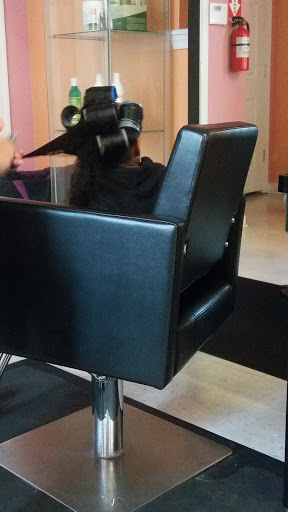 Beauty Salon «Bella Dominican Hair Salon», reviews and photos, 916 N Broadway, Baltimore, MD 21205, USA