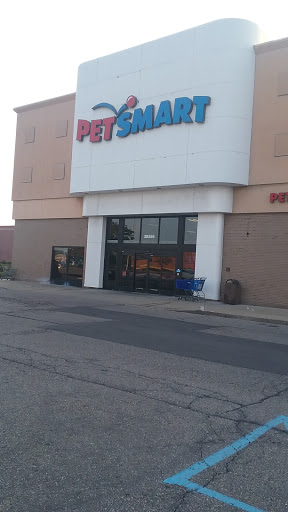 Pet Supply Store «PetSmart», reviews and photos, 28556 Telegraph Rd, Southfield, MI 48034, USA