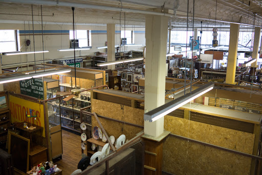 Antique Store «Downtown Antiques Mall», reviews and photos, 1 Court Square, West Plains, MO 65775, USA