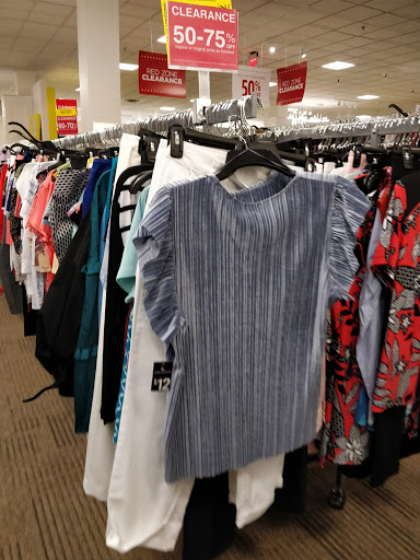 Shopping Mall «Valley West Mall», reviews and photos, 1551 Valley W Dr, West Des Moines, IA 50266, USA