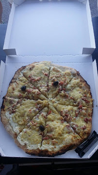 Plats et boissons du Pizzeria Chez Zico - Pizza au Feu de Bois à Gignac - n°1