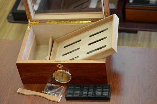 Tobacco Shop «Total Tobacco & More», reviews and photos, 85 Andover St, Danvers, MA 01923, USA