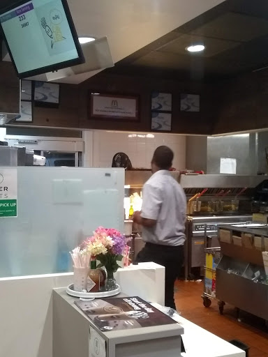 Shopping Mall «Bond Shopping Center», reviews and photos, 1891 S State Rd, Upper Darby, PA 19082, USA