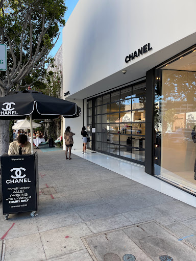 Clothing Store «Chanel Fine Jewelry Boutique», reviews and photos, 400 N Rodeo Dr, Beverly Hills, CA 90210, USA
