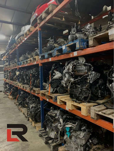 Photo 3 - L.R AUTOMOBILES