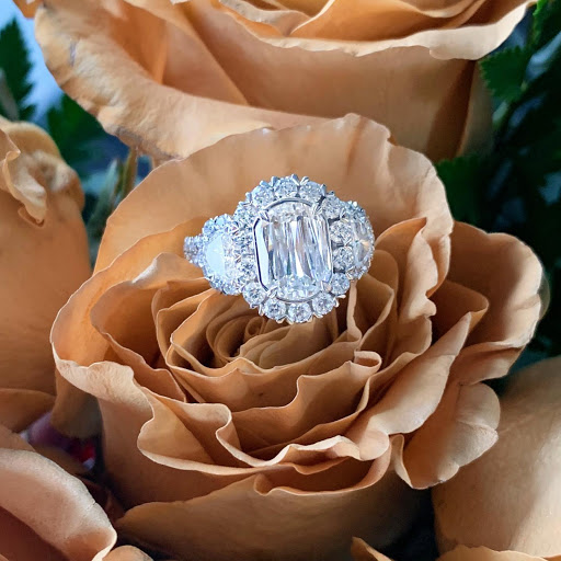 Jewelry Store «Markham Fine Jewelers», reviews and photos, 8355 Gaylord Pkwy, Frisco, TX 75034, USA