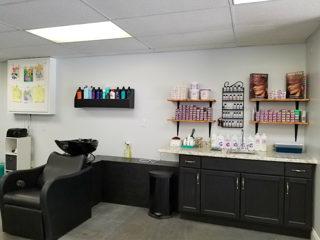The Chair Salon 03461