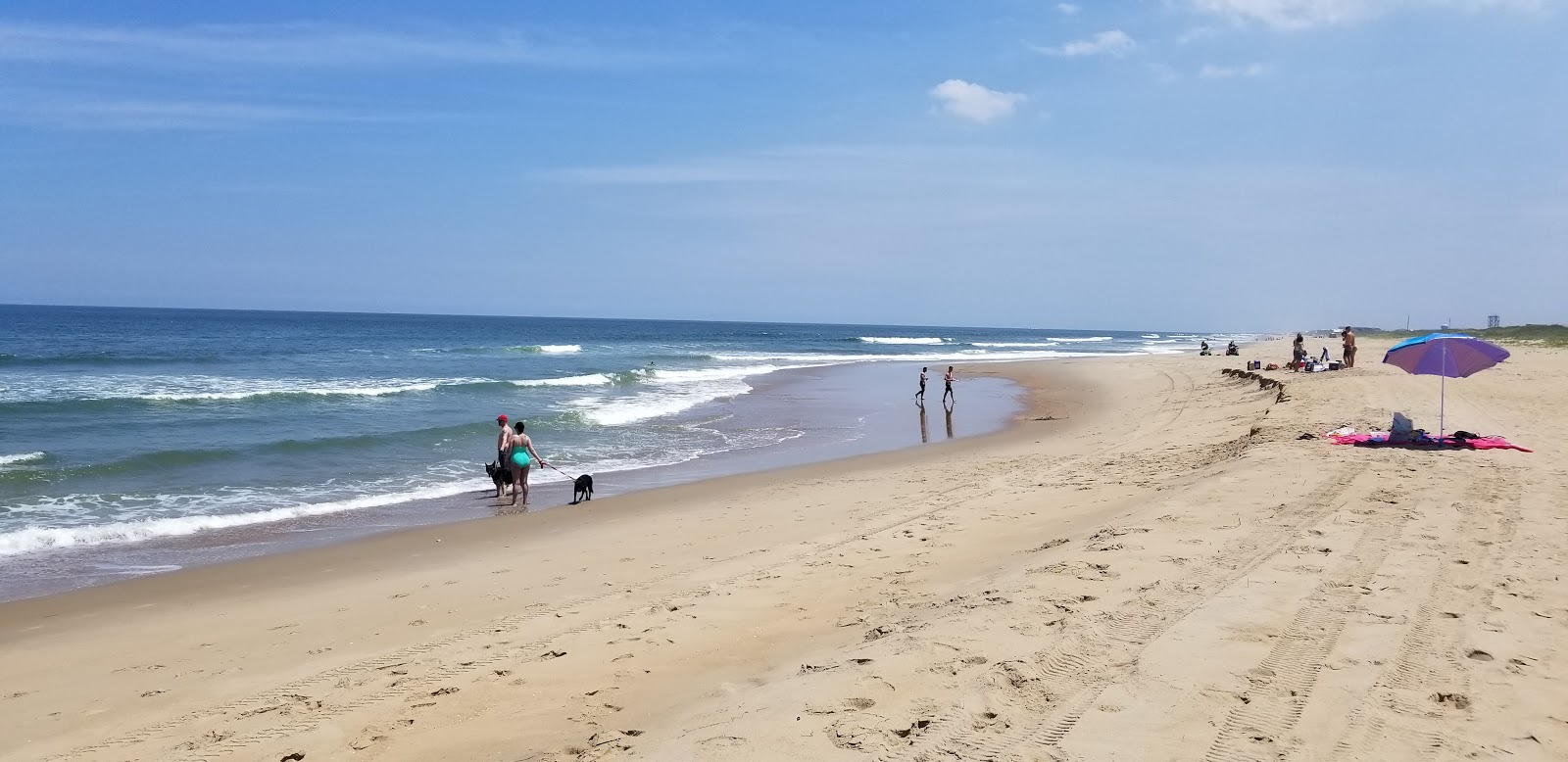 Foto di Croatan beach II con una superficie del sabbia beige