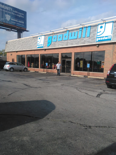 Goodwill, 2021 S Reynolds Rd, Toledo, OH 43614, USA, 