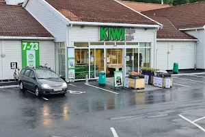 KIWI Risør image