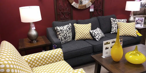 Furniture Store «Raymour & Flanigan Furniture and Mattress Store», reviews and photos, 275 Glen Cove Rd, Carle Place, NY 11514, USA