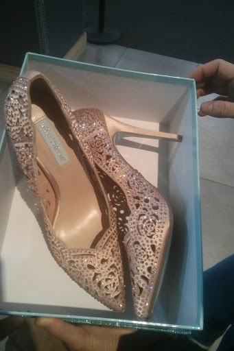 Shoe Store «DSW Designer Shoe Warehouse», reviews and photos, 8335 Westchester Dr, Dallas, TX 75225, USA