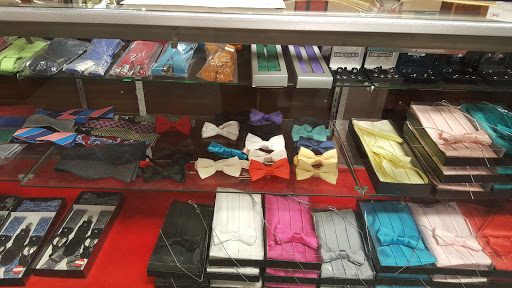 Clothing Store «Price Stores», reviews and photos, 52 S Jefferson St, Dayton, OH 45402, USA