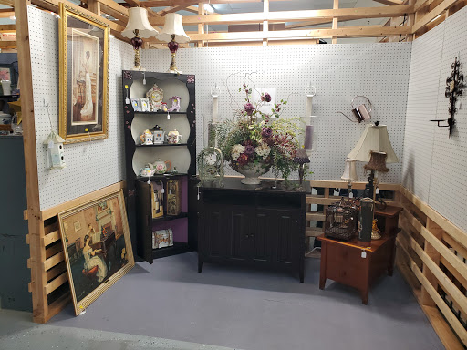 Iron Wheel Antiques and Gifts