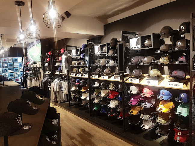 Comments and reviews of New Era Carnaby Street