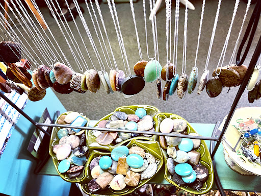 Boutique «Everchanging Seasons Consignment Boutique», reviews and photos, 710 Forest Ave, Portland, ME 04103, USA