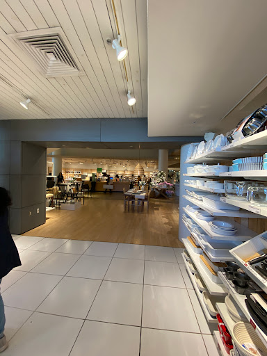 Furniture Store «Crate and Barrel», reviews and photos, 555 Bellevue Way NE, Bellevue, WA 98004, USA