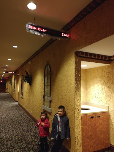 Movie Theater «York Theatre: Classic Cinemas», reviews and photos, 150 N York St, Elmhurst, IL 60126, USA