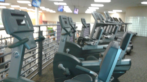 Gym «LA Fitness», reviews and photos, 201 Ogden Falls Blvd, Oswego, IL 60543, USA