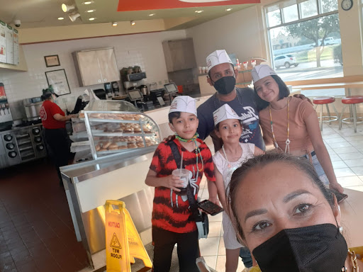 Bakery «Krispy Kreme Doughnuts», reviews and photos, 6627 San Dario Ave, Laredo, TX 78041, USA