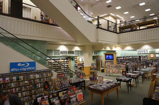 Book Store «Barnes & Noble», reviews and photos, 210 Americana Way, Glendale, CA 91210, USA