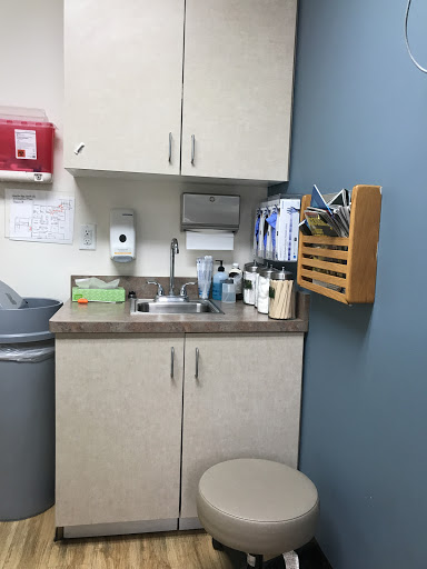 Urgent care center «Woodbridge Walk-In Urgent Care», reviews and photos