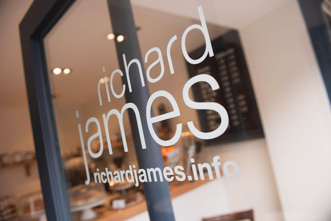 Richard James Estate Agents - Highworth - Real estate agency