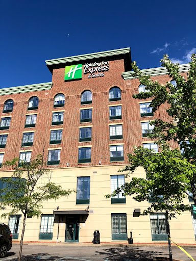 Holiday Inn Express & Suites Pittsburgh-South Side, an IHG Hotel