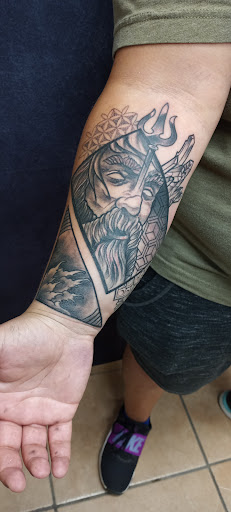 Tattoo Shop «Island Ink Tattoo», reviews and photos, 1215 Miracle Strip Pkwy SE, Fort Walton Beach, FL 32548, USA