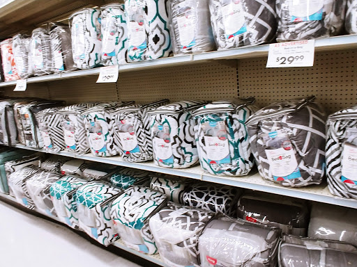 Discount Store «Big Lots», reviews and photos, 204 S Randall Rd, Elgin, IL 60123, USA