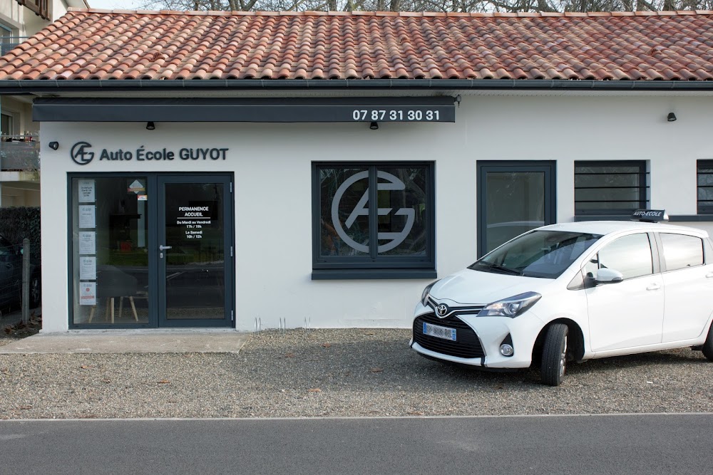 photo de l'auto ecole Auto École Guyot - Parentis en Born