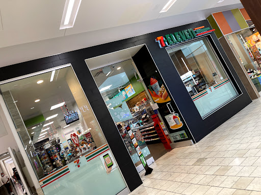 Shopping Mall «Westfield Topanga», reviews and photos, 6600 Topanga Canyon Blvd, Canoga Park, CA 91303, USA