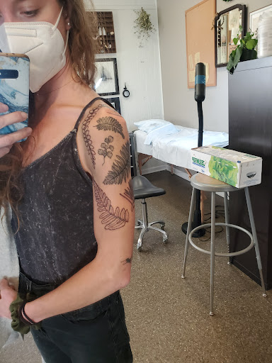 Tattoo Shop «Heart of Gold Body Arts», reviews and photos, 218 5th Ave W, Hendersonville, NC 28739, USA