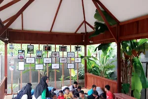 Rumah Pisang Koloncucu image