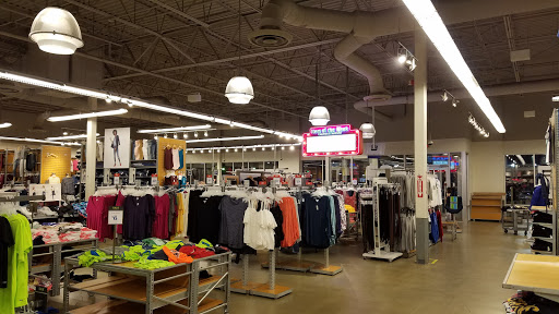 Clothing Store «Old Navy», reviews and photos, 485 River Rd, Edgewater, NJ 07020, USA