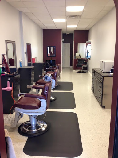 Barber Shop «Razorz Edge Barber Shop & Shave Parlor», reviews and photos, 5 Bowling Green Pkwy #16, Lake Hopatcong, NJ 07849, USA