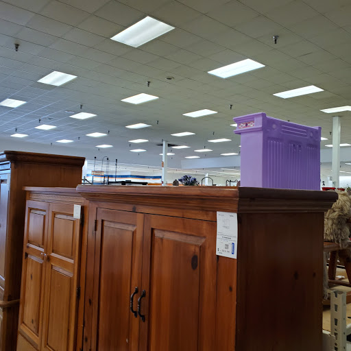 Thrift Store «Goodwill of North Georgia: Kennesaw Store and Donation Center», reviews and photos, 2500 Cobb Pkwy N, Kennesaw, GA 30152, USA