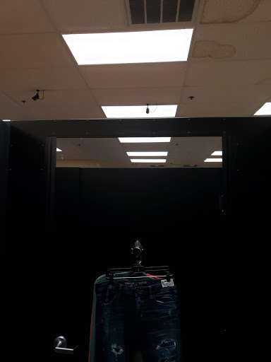 Used Clothing Store «Clothes Mentor Arlington Heights», reviews and photos, 862 W Dundee Rd, Arlington Heights, IL 60004, USA