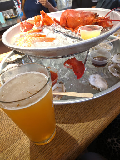 Oyster Bar Restaurant «Triton Craft Beer and Oyster Bar», reviews and photos, 308 Centre St, Beach Haven, NJ 08008, USA