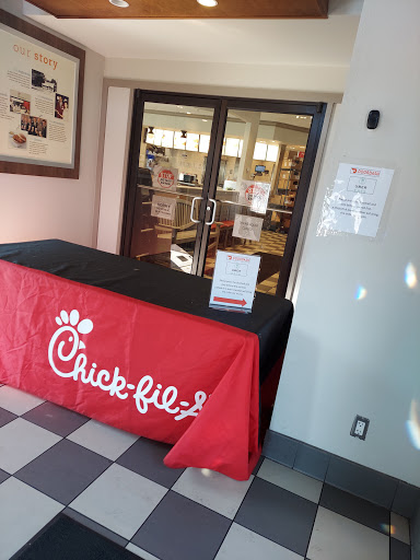 Fast Food Restaurant «Chick-fil-A», reviews and photos, 4959 Jonesboro Rd, Forest Park, GA 30297, USA