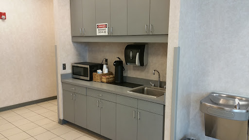 Used Car Dealer «CarMax Dealership», reviews and photos, 9501 Research Dr, Irvine, CA 92618, USA