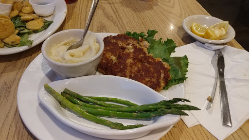 Seafood Restaurant «Blow fly inn», reviews and photos, 1201 Washington Ave, Gulfport, MS 39507, USA