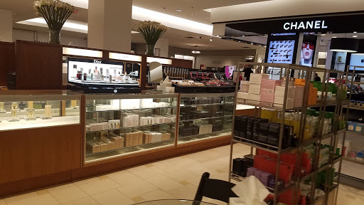 Department Store «Saks Fifth Avenue», reviews and photos, 26100 Cedar Rd, Beachwood, OH 44122, USA