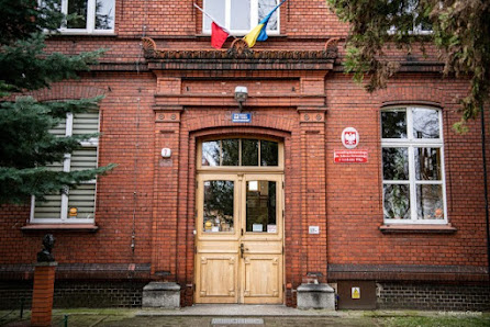 Liceum Ogólnokształcące im. Juliusza Słowackiego w Grodzisku Wlkp. 3 Maja 7, 62-065 Grodzisk Wielkopolski, Polska