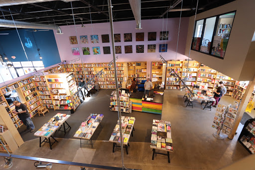 Bookstores open on Sundays Minneapolis