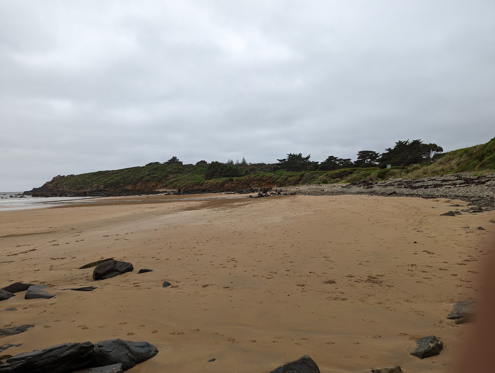 Photo de Back Beach et le règlement