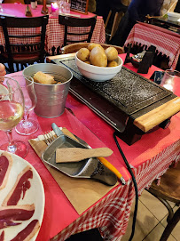 Raclette du Restaurant français Saveurs de Savoie à Paris - n°8