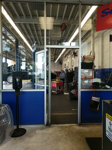 Auto Parts Store «Pep Boys Auto Parts & Service», reviews and photos, 200 E Spruce Ave, Inglewood, CA 90301, USA