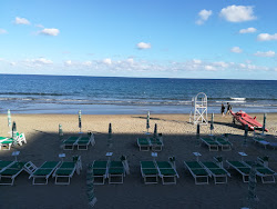 Photo de Spiaggia di Alassio avec rivage droit, long